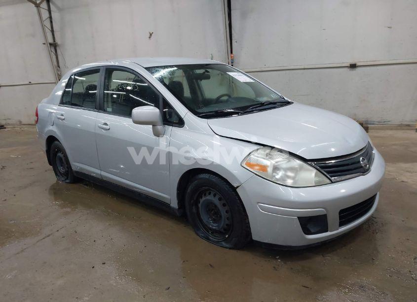 2011 Nissan Versa 1.8S (VIN 3N1BC1AP5BL465531) main photo