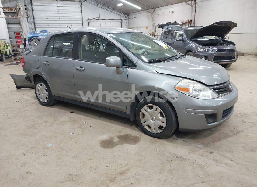 2010 Nissan Versa 1.8S (VIN 3N1BC1AP7AL397781) main photo
