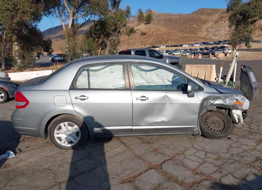 Photo 13 of 2011 Nissan Versa 1.8S (VIN 3N1BC1AP7BL412426)