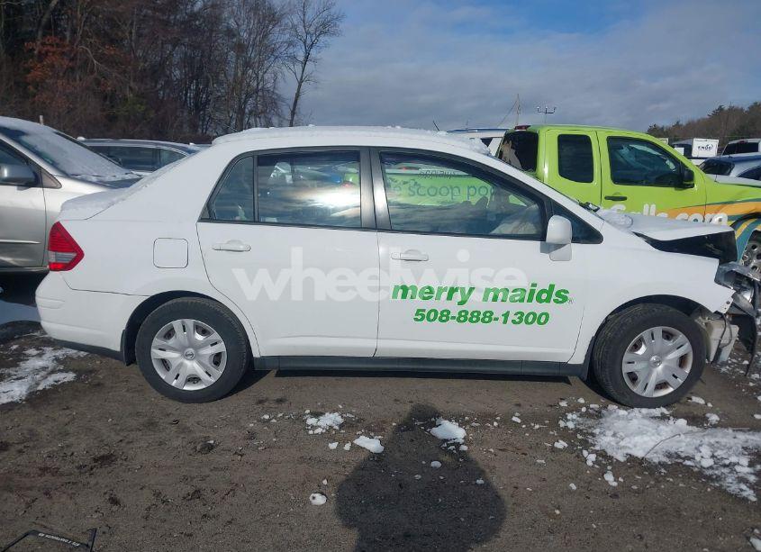 Photo 13 of 2011 Nissan Versa 1.8S (VIN 3N1BC1AP7BL415178)