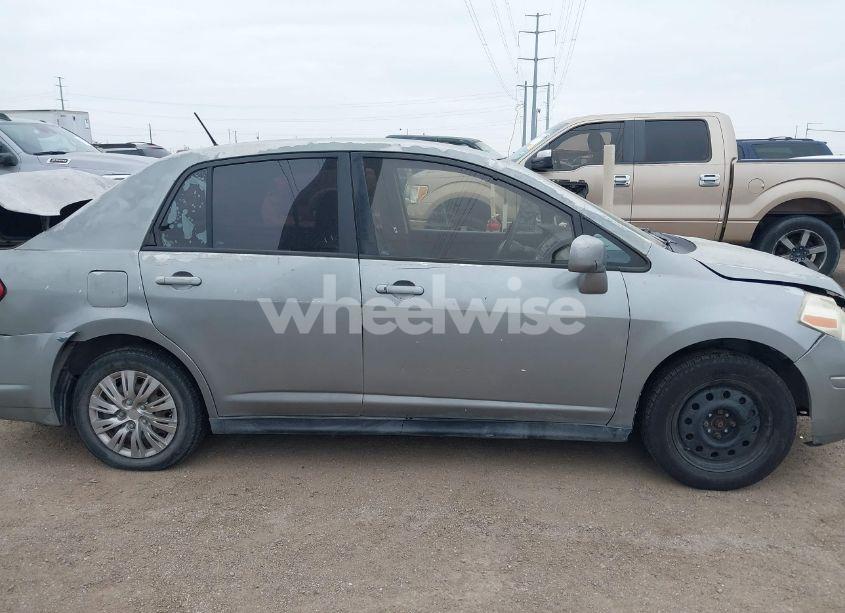 Photo 13 of 2011 Nissan Versa 1.8S (VIN 3N1BC1AP7BL432028)