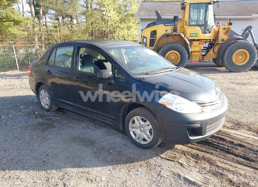 2010 Nissan Versa 1.8S (VIN 3N1BC1AP9AL361302) main photo