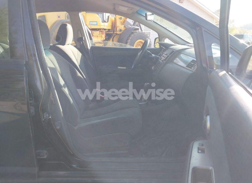 Photo 5 of 2010 Nissan Versa 1.8S (VIN 3N1BC1AP9AL361302)