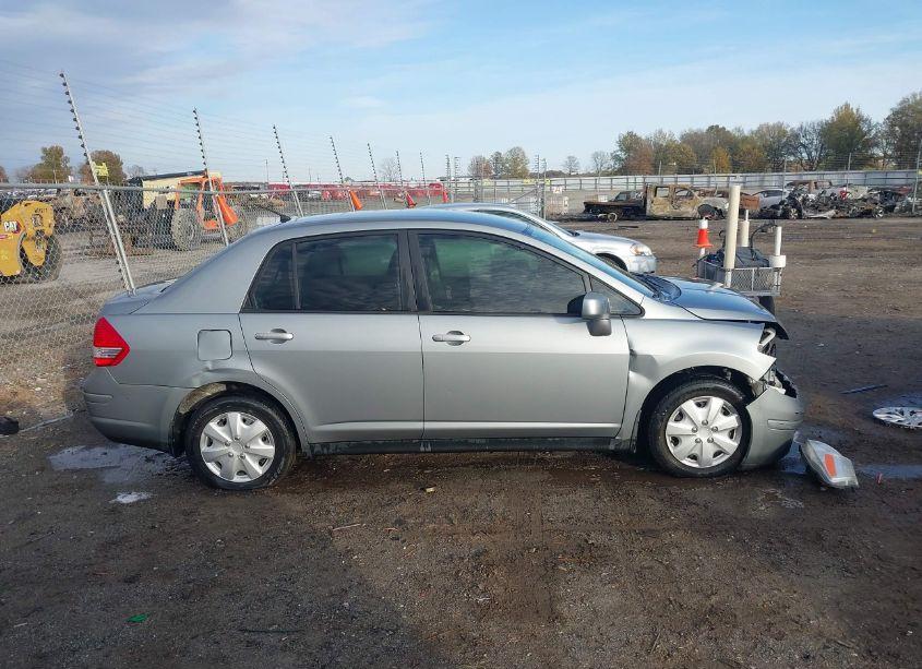 Photo 13 of 2010 Nissan Versa 1.8S (VIN 3N1BC1AP9AL392193)