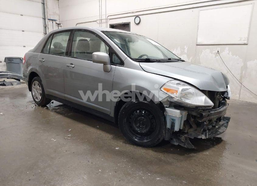 2011 Nissan Versa 1.8S (VIN 3N1BC1AP9BL485989) main photo