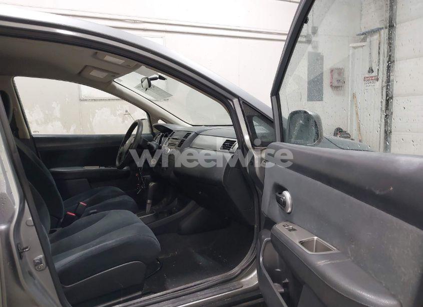 Photo 5 of 2011 Nissan Versa 1.8S (VIN 3N1BC1AP9BL485989)