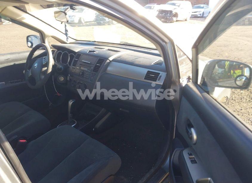 Photo 5 of 2010 Nissan Versa 1.8 S (VIN 3N1BC1APXAL383311)