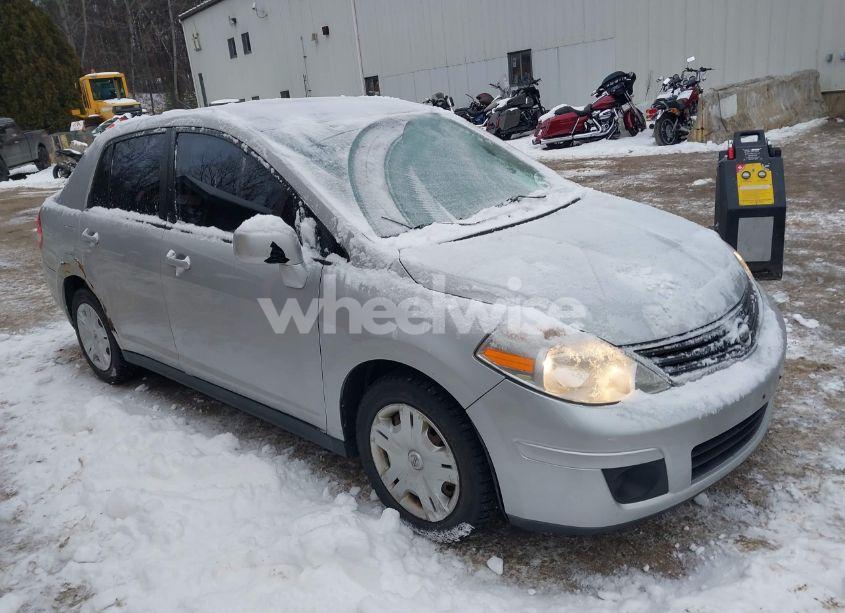 2010 Nissan Versa 1.8 S (VIN 3N1BC1APXAL392137) main photo
