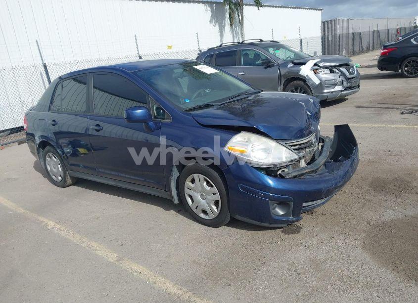 2010 Nissan Versa 1.8S (VIN 3N1BC1APXAL459173) main photo