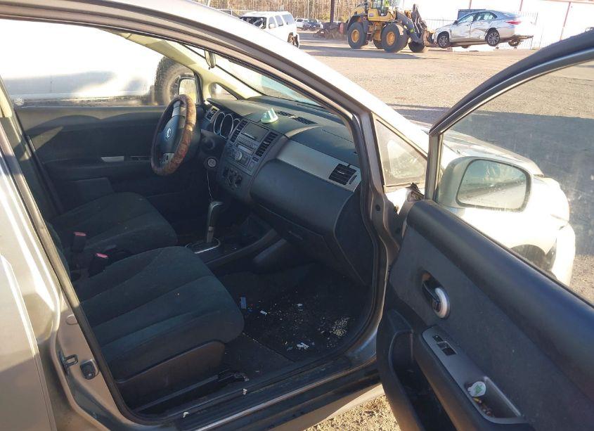 Photo 5 of 2011 Nissan Versa 1.8S (VIN 3N1BC1APXBL400142)