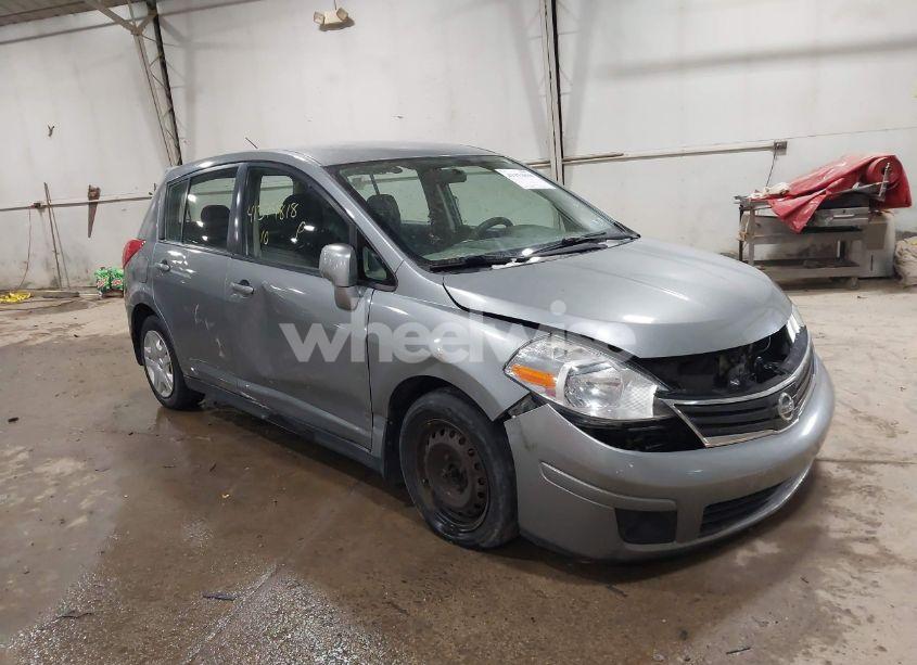 2010 Nissan Versa 1.8S (VIN 3N1BC1CP0AL358446) main photo