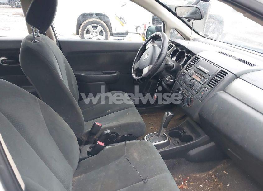 Photo 5 of 2010 Nissan Versa 1.8S (VIN 3N1BC1CP0AL456876)