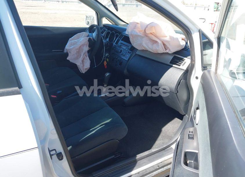 Photo 5 of 2011 Nissan Versa 1.8S (VIN 3N1BC1CP0BL463358)