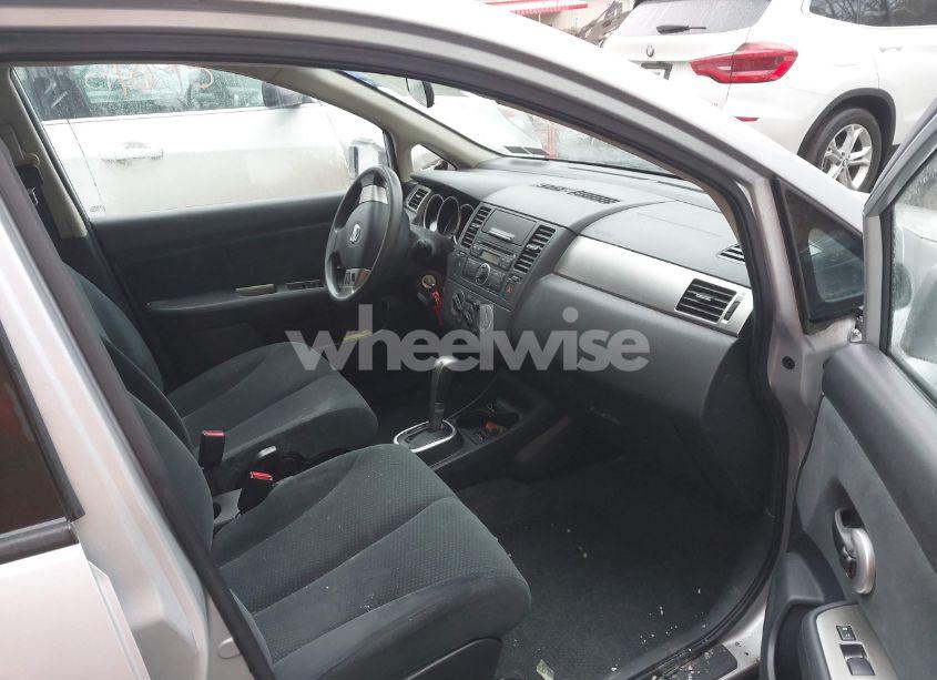 Photo 5 of 2010 Nissan Versa 1.8S (VIN 3N1BC1CP1AL373490)