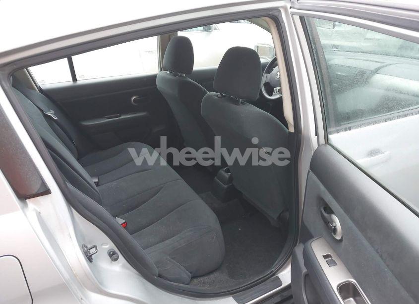 Photo 8 of 2010 Nissan Versa 1.8S (VIN 3N1BC1CP1AL373490)