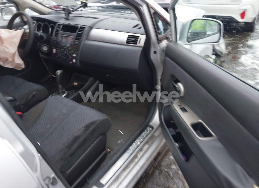 Photo 5 of 2011 Nissan Versa 1.8SL (VIN 3N1BC1CP1BL371272)