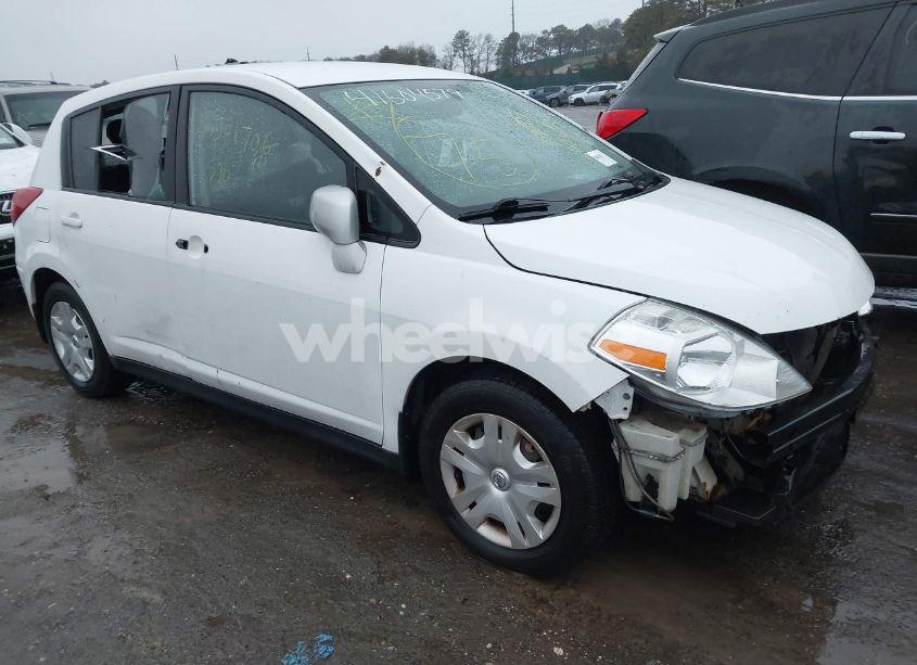 2010 Nissan Versa 1.8S (VIN 3N1BC1CP2AL370615) main photo