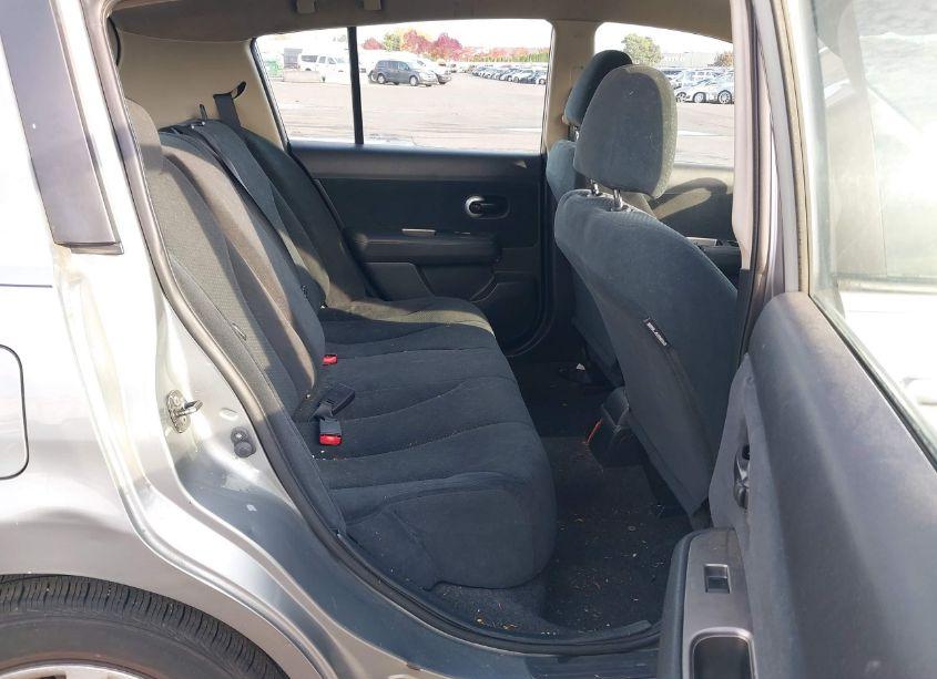 Photo 8 of 2010 Nissan Versa 1.8S (VIN 3N1BC1CP2AL389388)