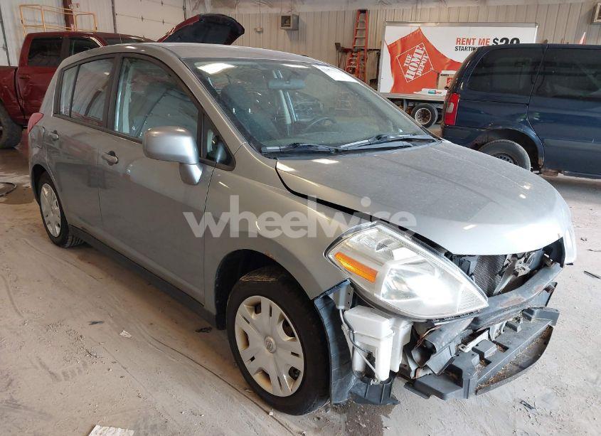 2010 Nissan Versa 1.8S (VIN 3N1BC1CP2AL390914) main photo