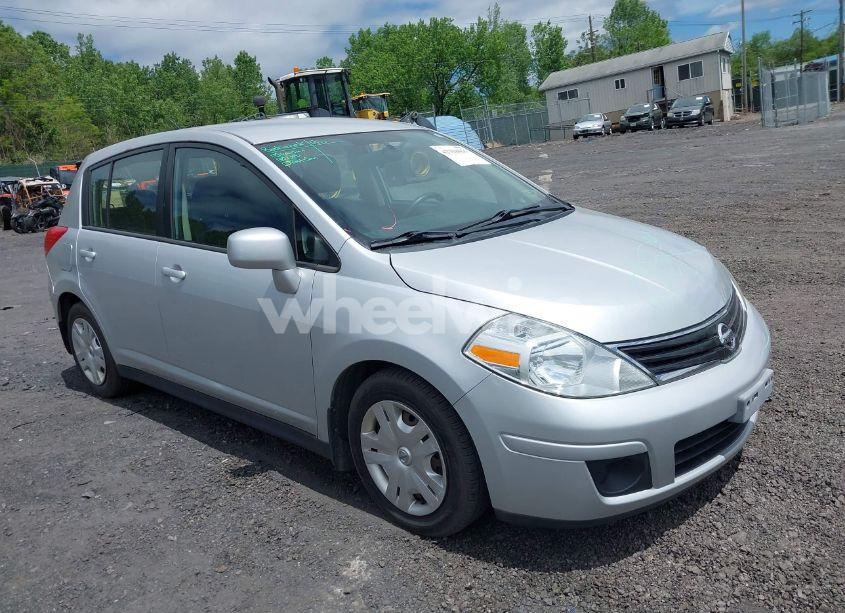 2010 Nissan Versa 1.8S (VIN 3N1BC1CP2AL403046) main photo