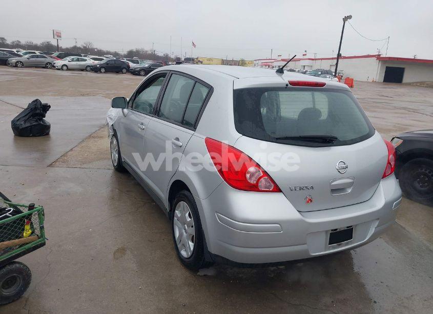 Photo 3 of 2010 Nissan Versa 1.8S (VIN 3N1BC1CP2AL411714)