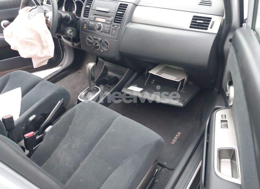 Photo 8 of 2010 Nissan Versa 1.8S (VIN 3N1BC1CP2AL411714)