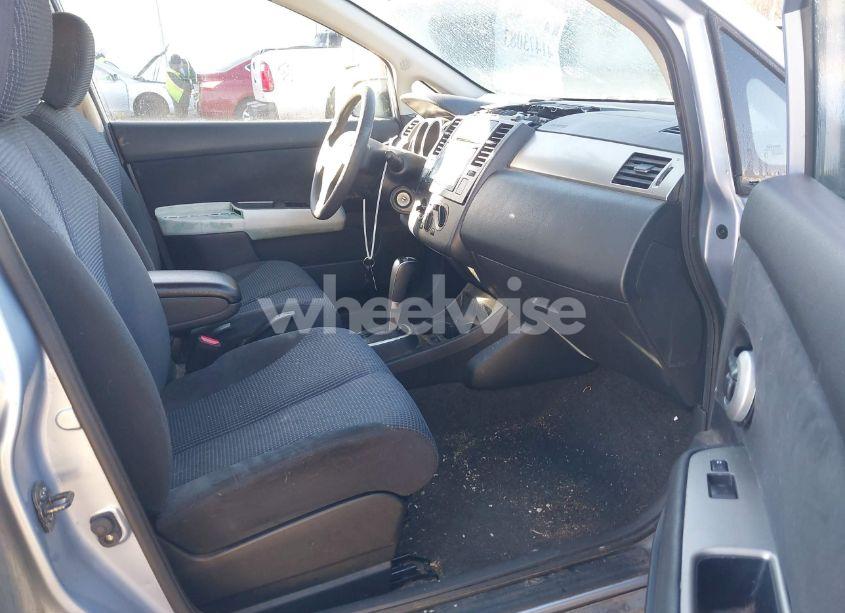 Photo 5 of 2010 Nissan Versa 1.8SL (VIN 3N1BC1CP2AL441344)