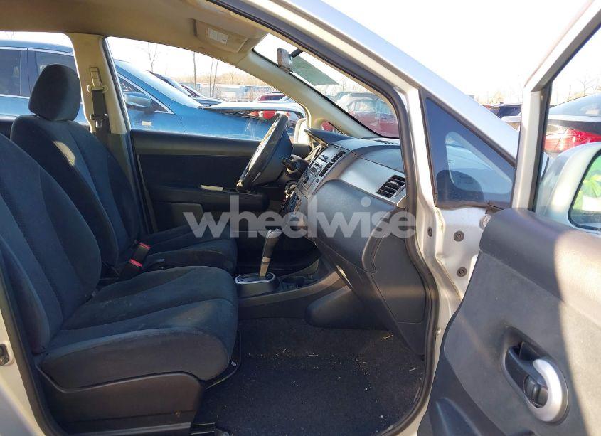 Photo 5 of 2011 Nissan Versa 1.8S (VIN 3N1BC1CP2BL417434)