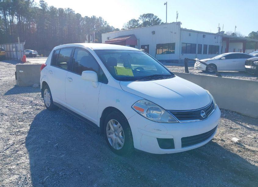 2010 Nissan Versa 1.8S (VIN 3N1BC1CP3AL372163) main photo