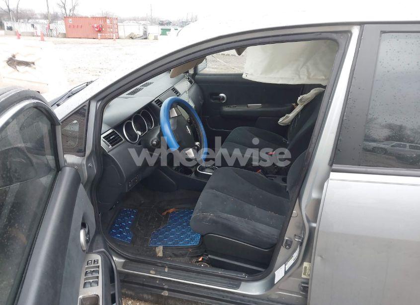 Photo 5 of 2010 Nissan Versa 1.8S (VIN 3N1BC1CP3AL419210)