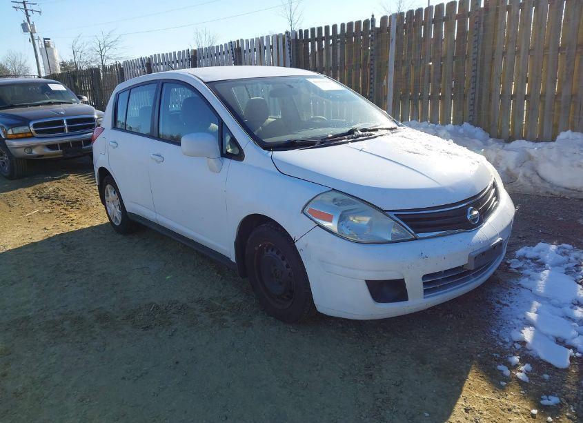 2010 Nissan Versa 1.8S (VIN 3N1BC1CP3AL448027) main photo