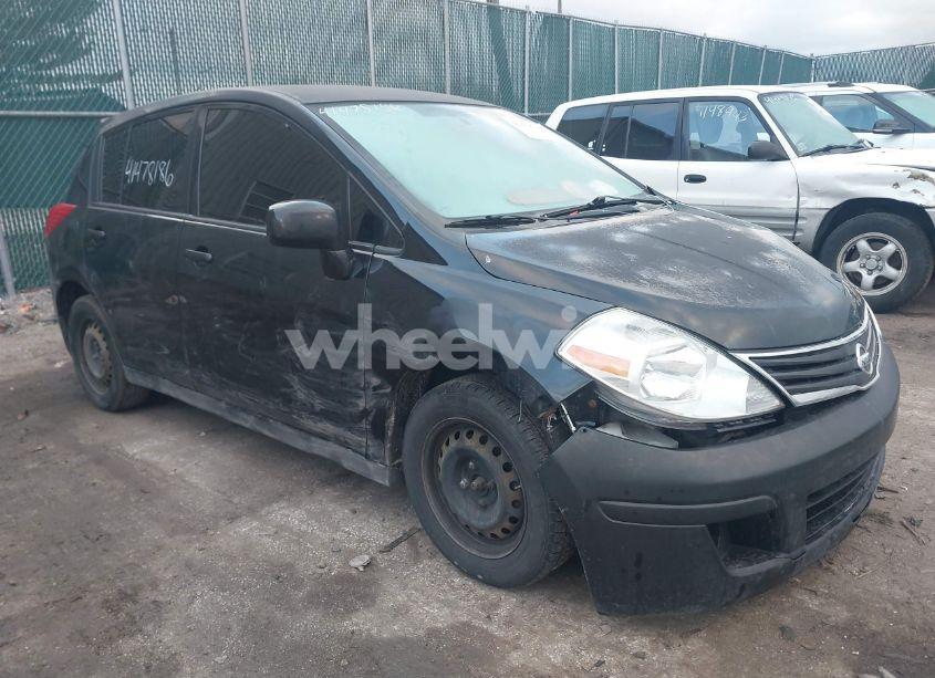 2011 Nissan Versa 1.8S (VIN 3N1BC1CP3BL388221) main photo