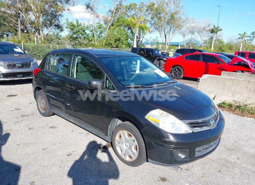 2011 Nissan Versa 1.8S (VIN 3N1BC1CP3BL392799) main photo