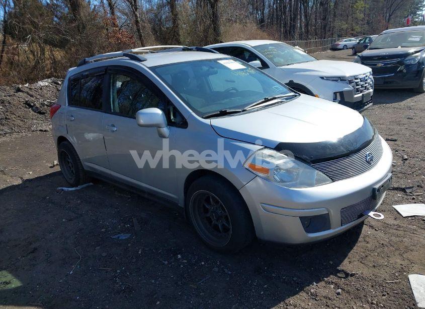 2010 Nissan Versa 1.8S (VIN 3N1BC1CP4AL354903) main photo