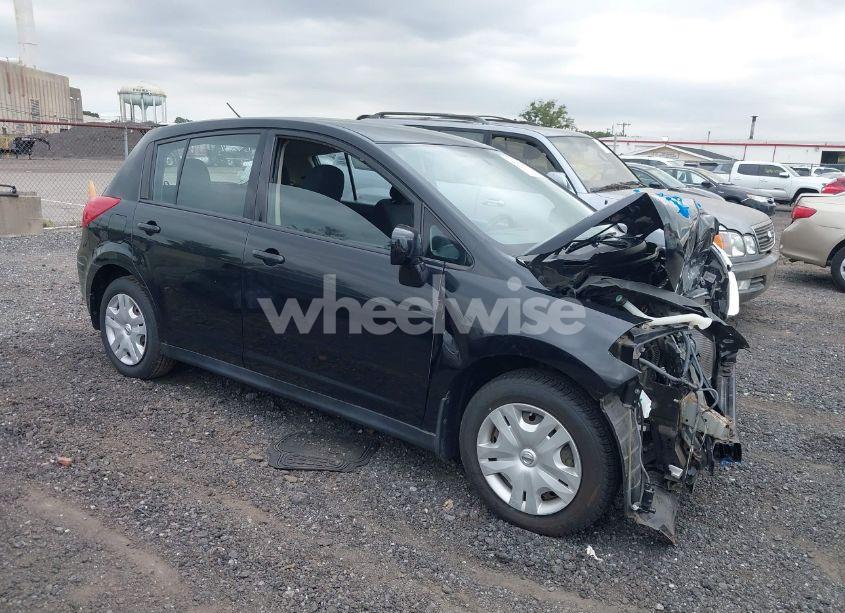 2011 Nissan Versa 1.8S (VIN 3N1BC1CP4BL369385) main photo