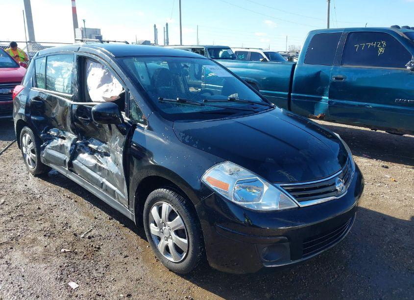 2011 Nissan Versa 1.8S (VIN 3N1BC1CP4BL423140) main photo