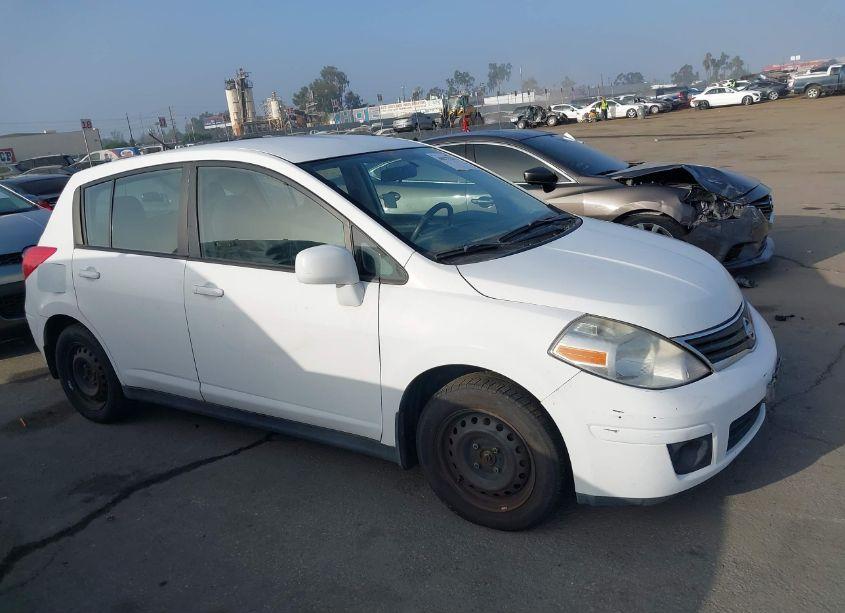 2011 Nissan Versa 1.8S (VIN 3N1BC1CP4BL448622) main photo