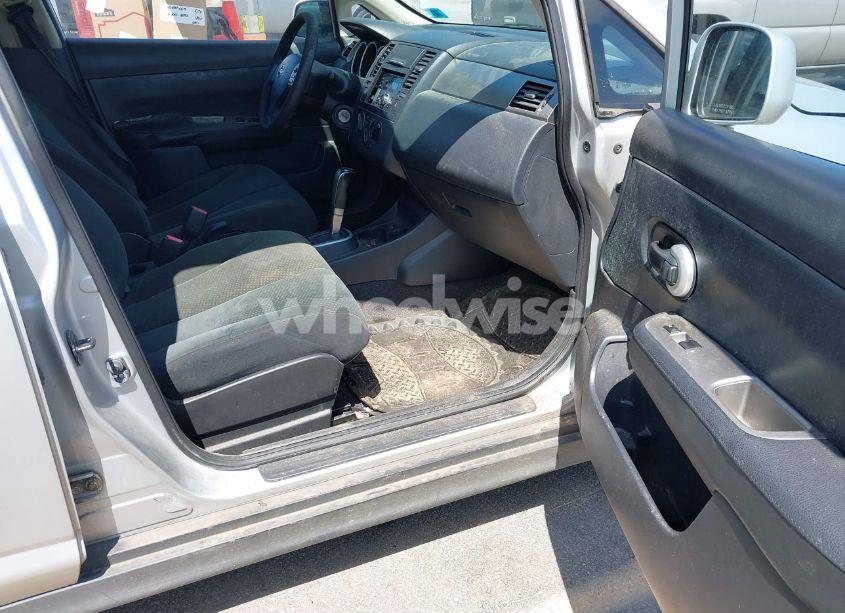 Photo 5 of 2011 Nissan Versa 1.8S (VIN 3N1BC1CP5BL425494)