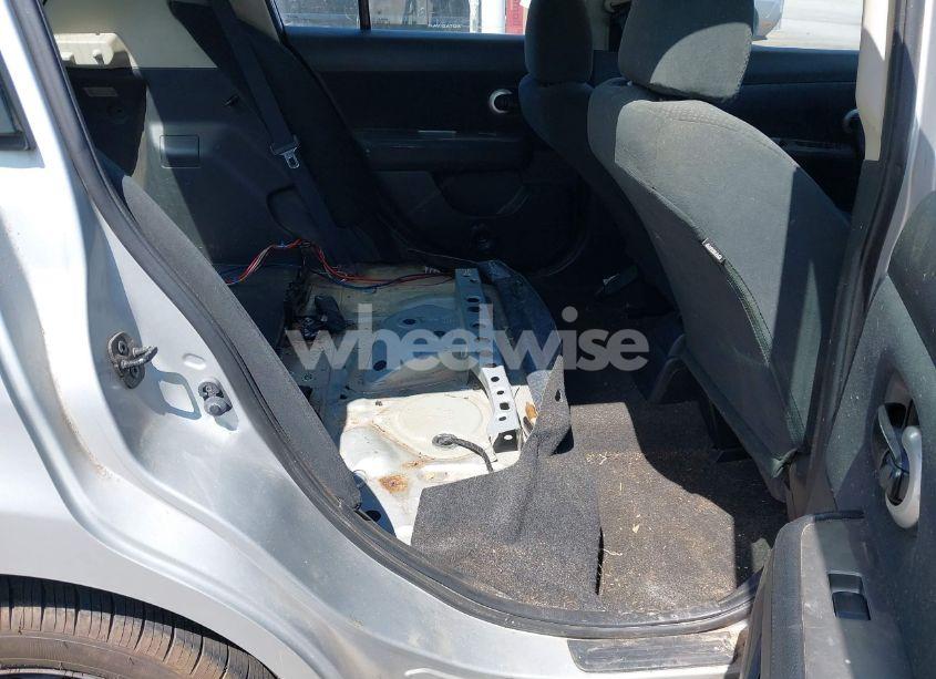 Photo 8 of 2011 Nissan Versa 1.8S (VIN 3N1BC1CP5BL425494)