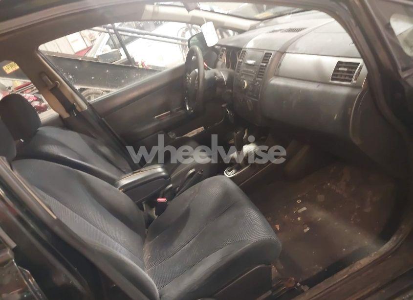 Photo 5 of 2011 Nissan Versa 1.8SL (VIN 3N1BC1CP5BL432607)