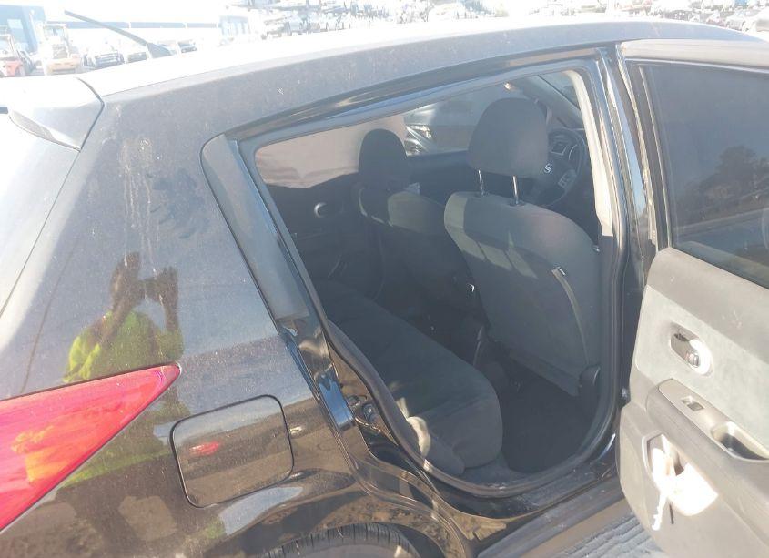 Photo 8 of 2011 Nissan Versa 1.8S (VIN 3N1BC1CP6BL403813)