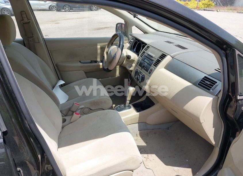 Photo 5 of 2011 Nissan Versa 1.8S (VIN 3N1BC1CP6BL513812)