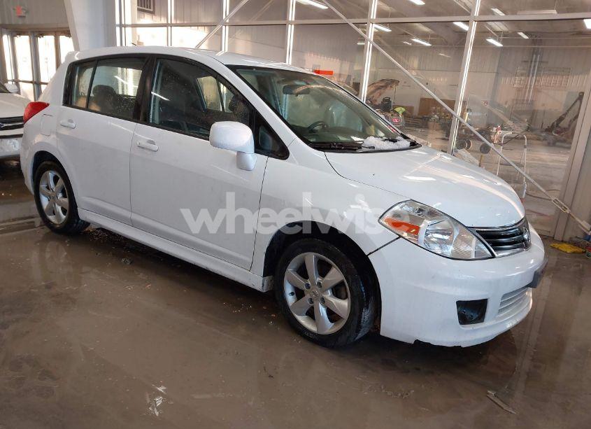 2010 Nissan Versa 1.8 SL (VIN 3N1BC1CP8AL370120) main photo