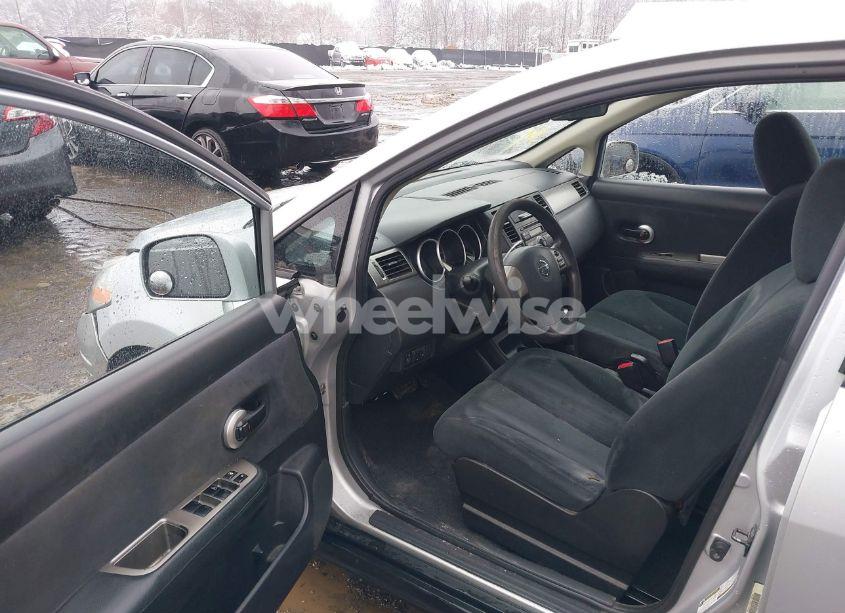 Photo 5 of 2010 Nissan Versa 1.8S (VIN 3N1BC1CP8AL448931)