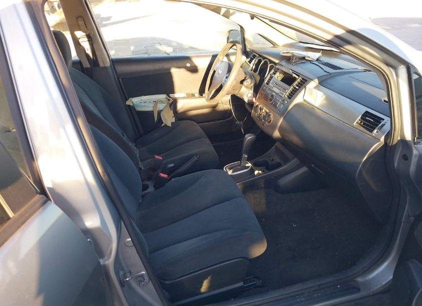 Photo 5 of 2010 Nissan Versa 1.8S (VIN 3N1BC1CP9AL395835)