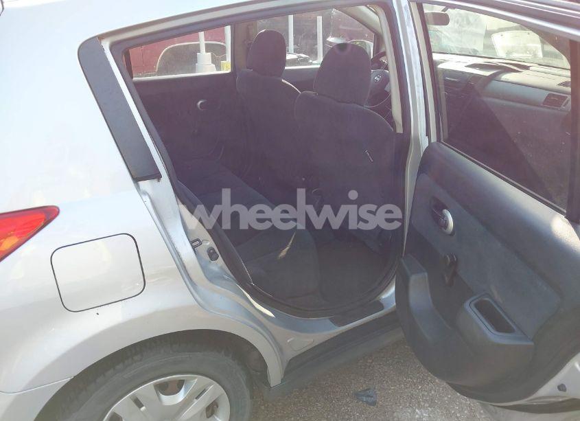 Photo 8 of 2010 Nissan Versa 1.8S (VIN 3N1BC1CP9AL415758)