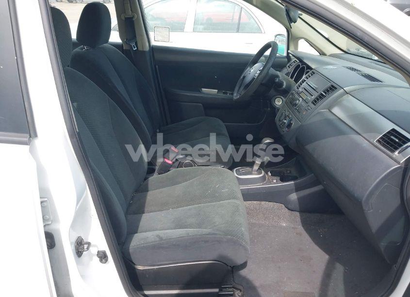 Photo 5 of 2011 Nissan Versa 1.8S (VIN 3N1BC1CP9BL506935)