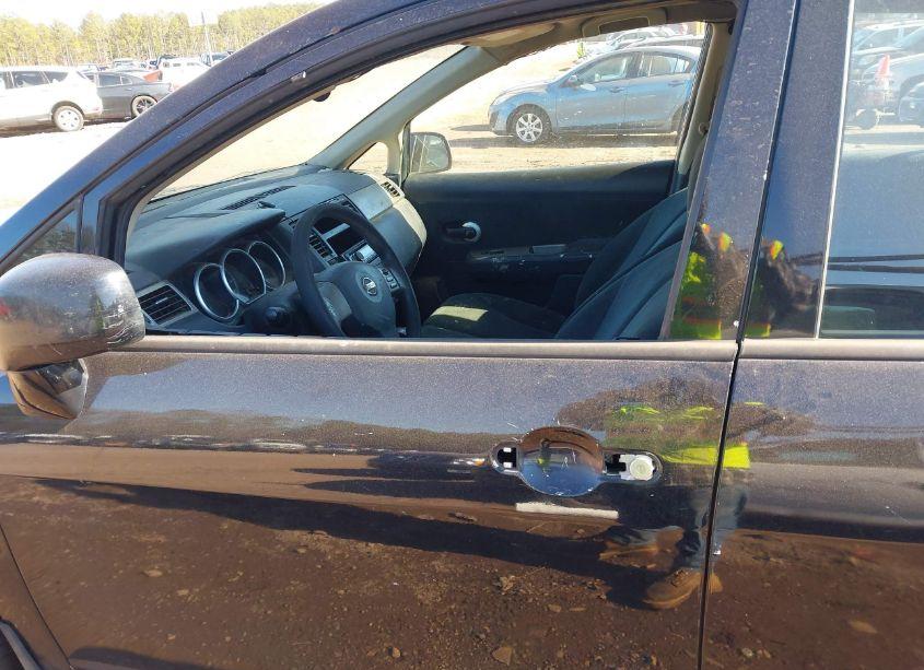 Photo 6 of 2011 Nissan Versa 1.8S (VIN 3N1BC1CPXBL414197)