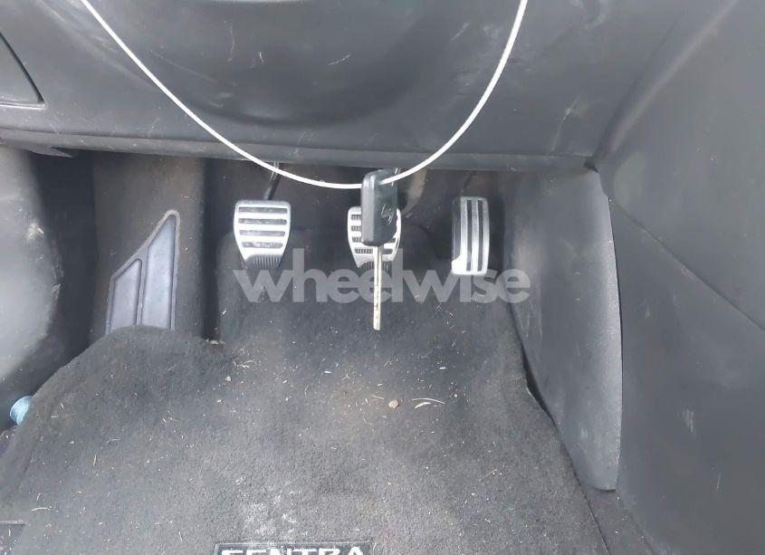 Photo 11 of 2012 Nissan Sentra SE-R SPEC V (VIN 3N1CB6AP2CL665112)