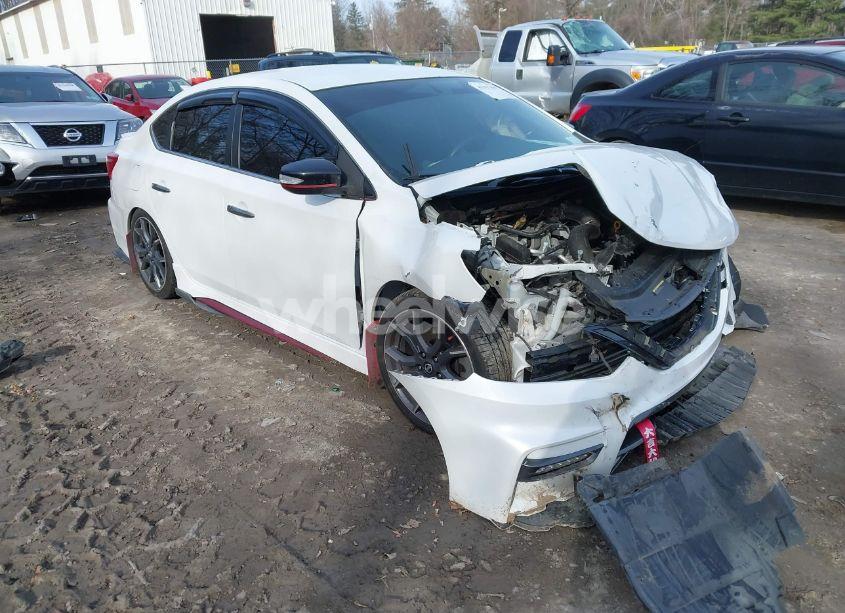 2017 Nissan Sentra NISMO (VIN 3N1CB7AP9HY394744) main photo